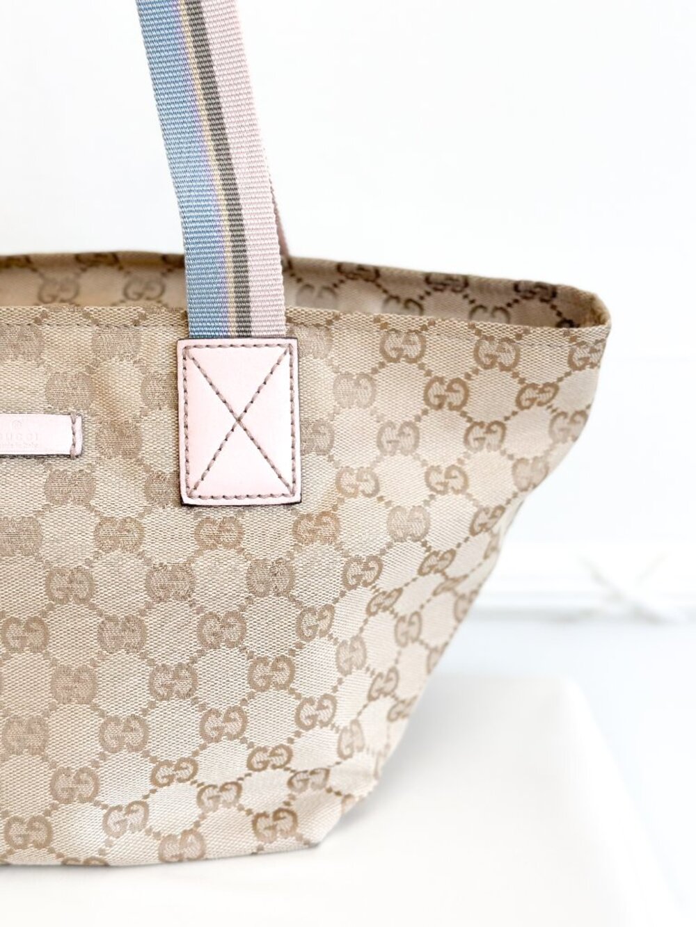 Gucci GG Monogram Canvas Blue Pink Tote Bag - Picture 4 of 16